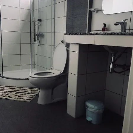 Confortable Appart De 2 Chambres Au Coeur De Cocody Echillais
