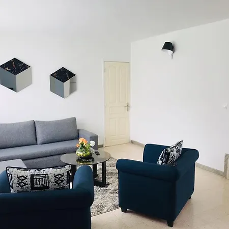 Apartment Confortable Appart De 2 Chambres Au Coeur De Cocody *